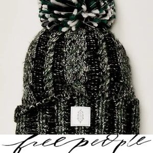 Free People Pom Party Reflective Beanie❤️ black / white combo